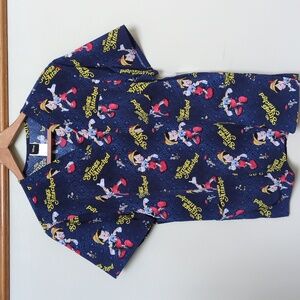 NWT Men's S Pinocchio Scrub Top No Strings Attached Tooniforms Jiminy Cricket
